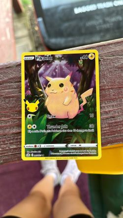Pikachu Jungle Card 