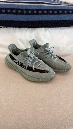 Yeezy Sneakers