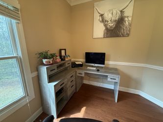 Computer desk