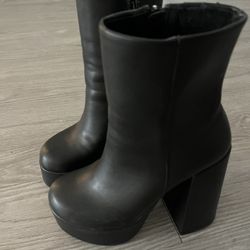 Black Boots Size 6 