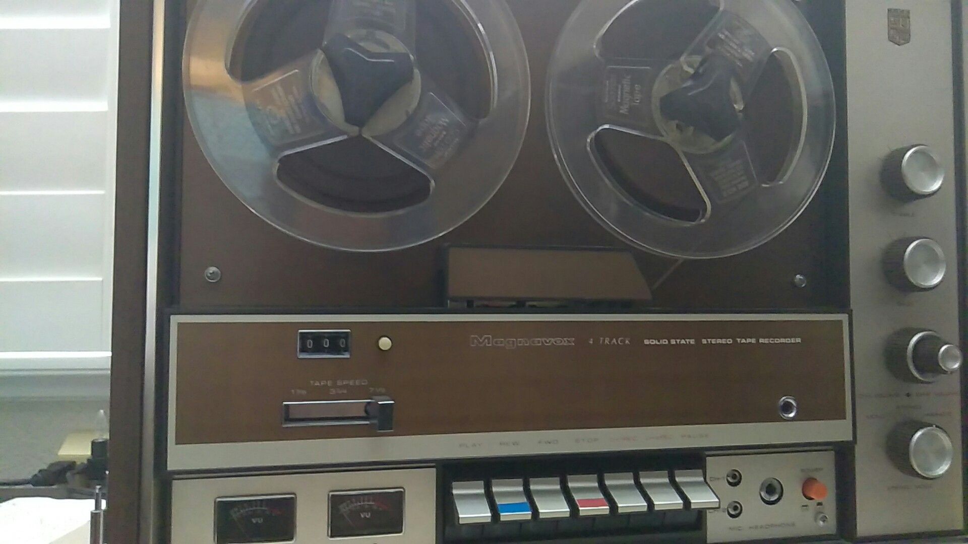 MAGNAVOX 4 track SOLID STATE STEREO TAPE RECORDER