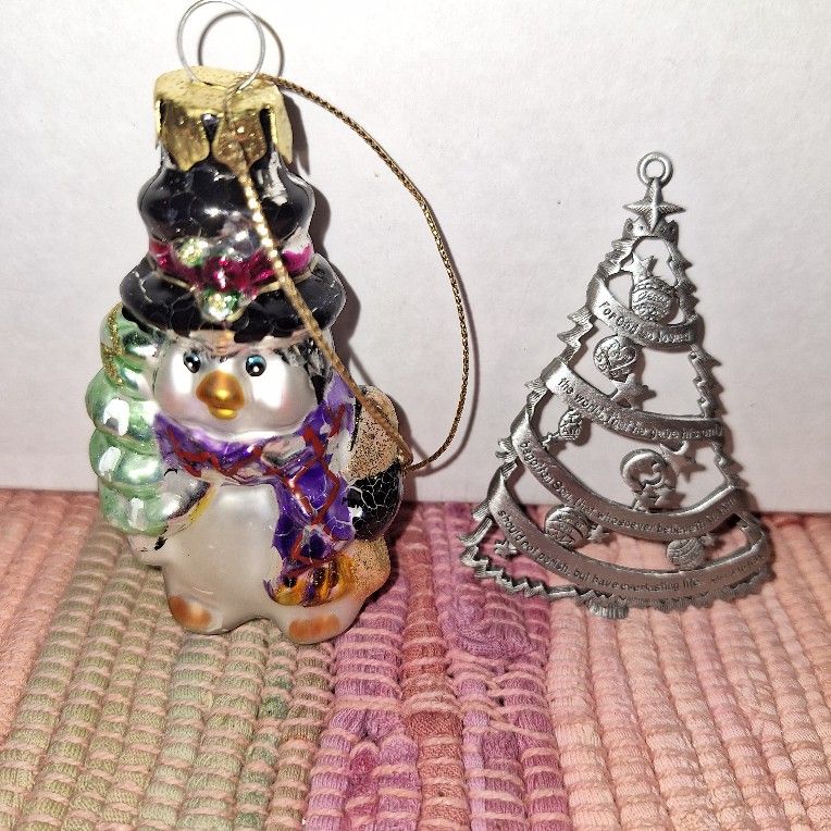 TWO VINTAGE XMAS ORNAMENTS 