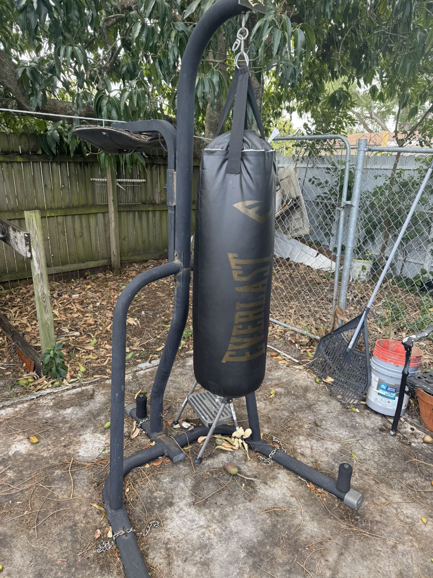 Everlast Heavy Bag