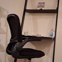 Leaning Ladder Desk – Perfect Condition
 sleek and modern ladder-style desk is designed to lean securely against a wall, making it ideal for small . C
