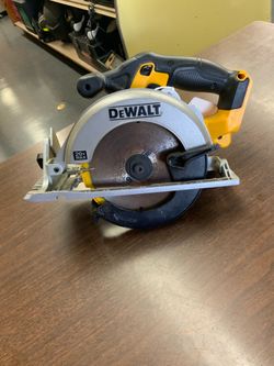 Dewalt circular saw (tool only)