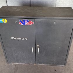 Snap-on Metal Tool Cabinet