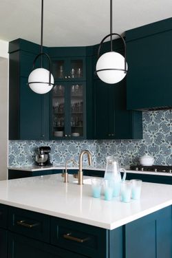 Upgraded Kitchen Cabinets – Must Go