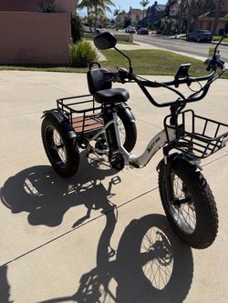 Electric tricycle