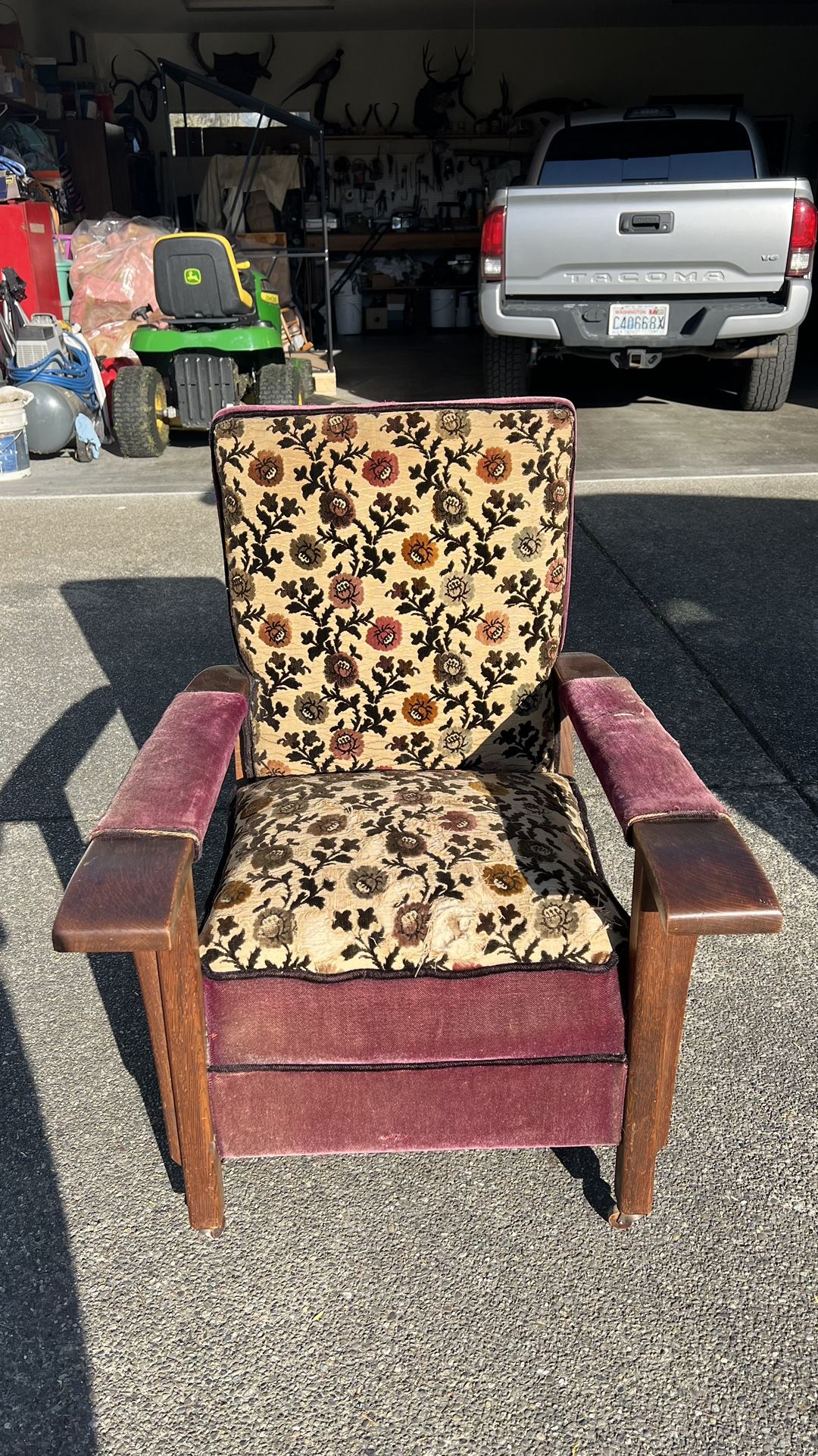 Antique Chair - Royal Easy Chair Sturgis South Dakota PRICE DROP