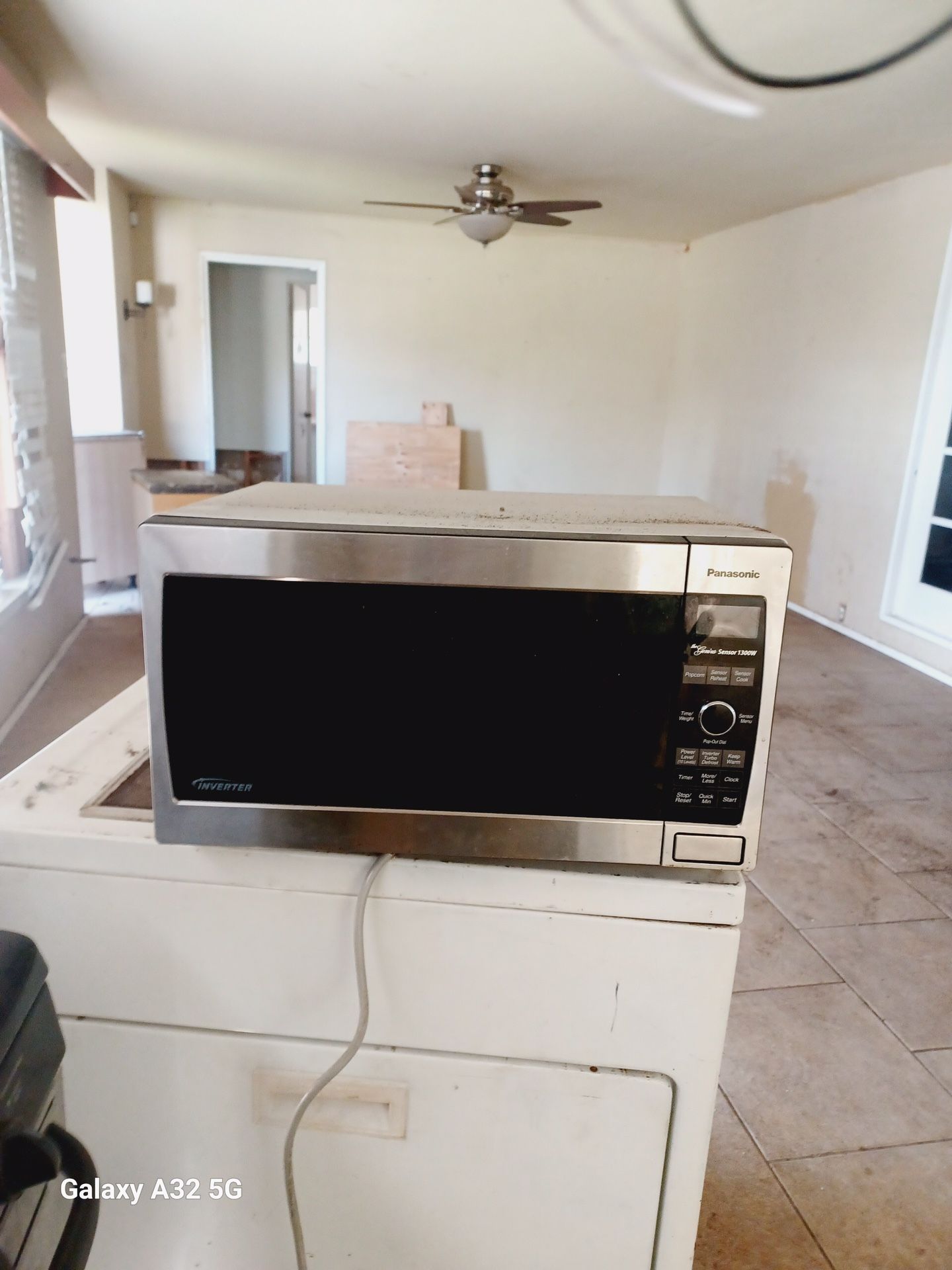 Microwave Panasonic 1300 Watts