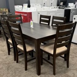 Rokane Brown Dining Room Set-Table And Chairs, Comedor 