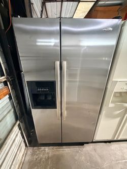 Whirlpool refrigerator 36 "width stainless steel