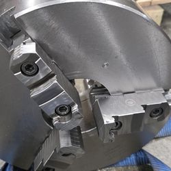 Bison 12-3/4"  3 Jaw  Self Centering Scroll Chuck D1-8