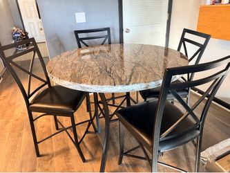 Round table with 4 chairs