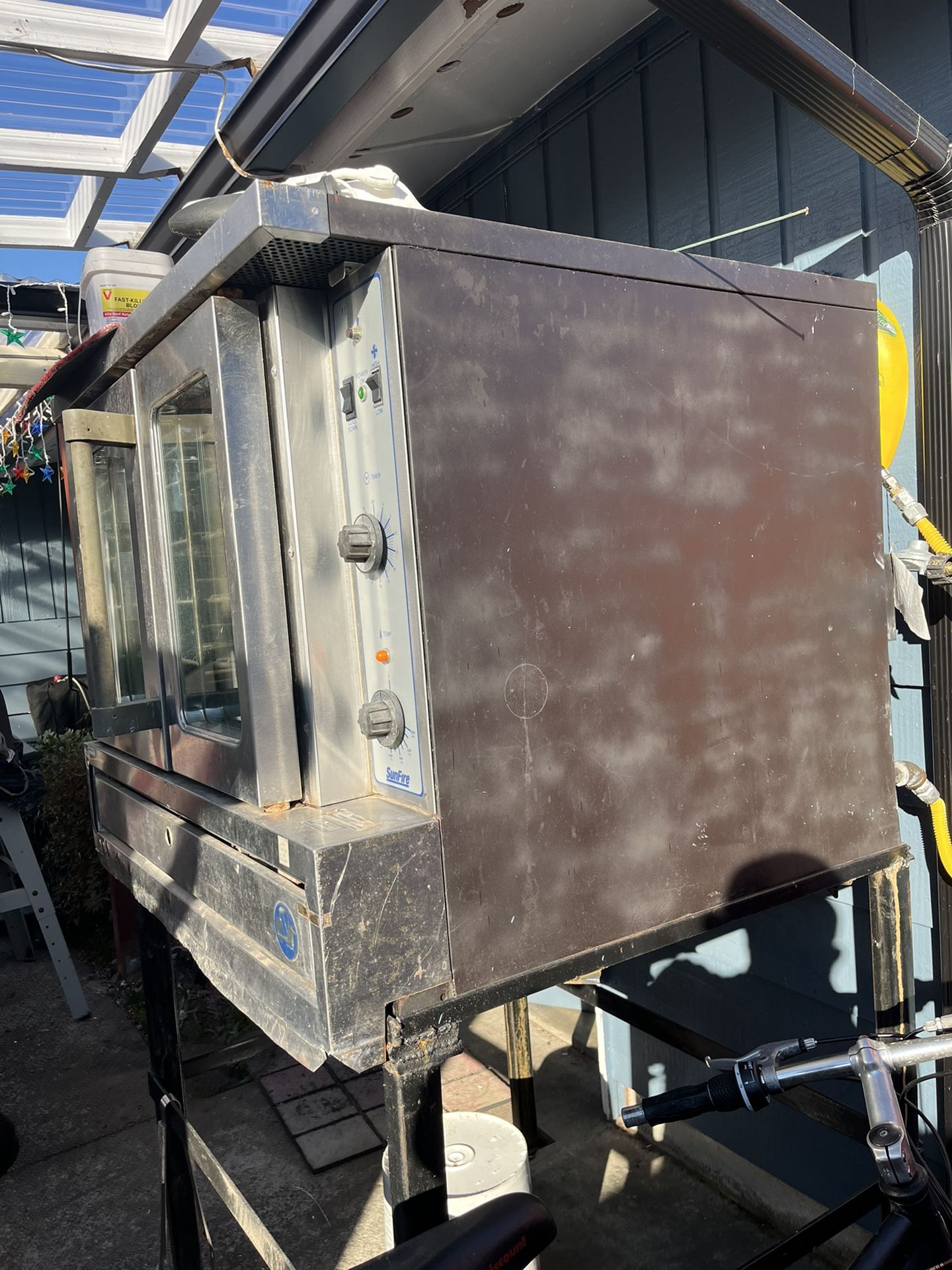 Convection Propane Commercial Sunfire Oven for Sale in Edgewood, WA