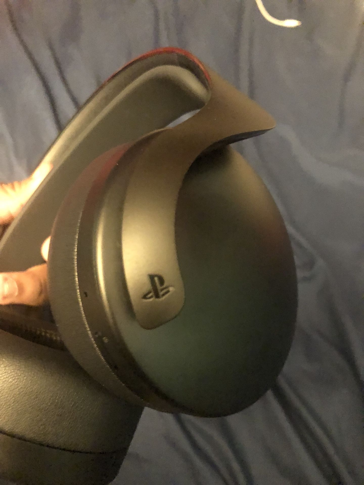 Wireless PS5 pulse headset with USB And It Comes With A Charger