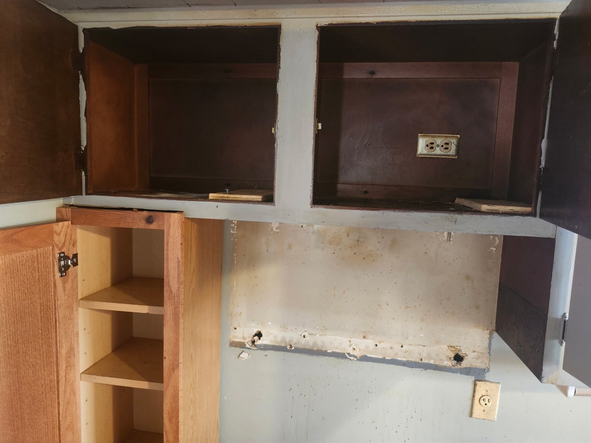 Free Kitchen Cabinets 