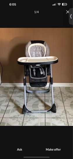 LIKE NEW GRACO 3 IN 1 CONVERTIBLE HIGH CHAIR!!!!
