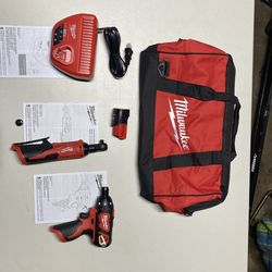 Milwaukee M12 set READ DESCRIPTION