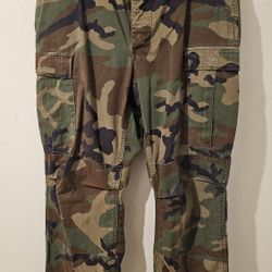 MEN'S/UNISEX CAMOUFLAGE PANTS USED