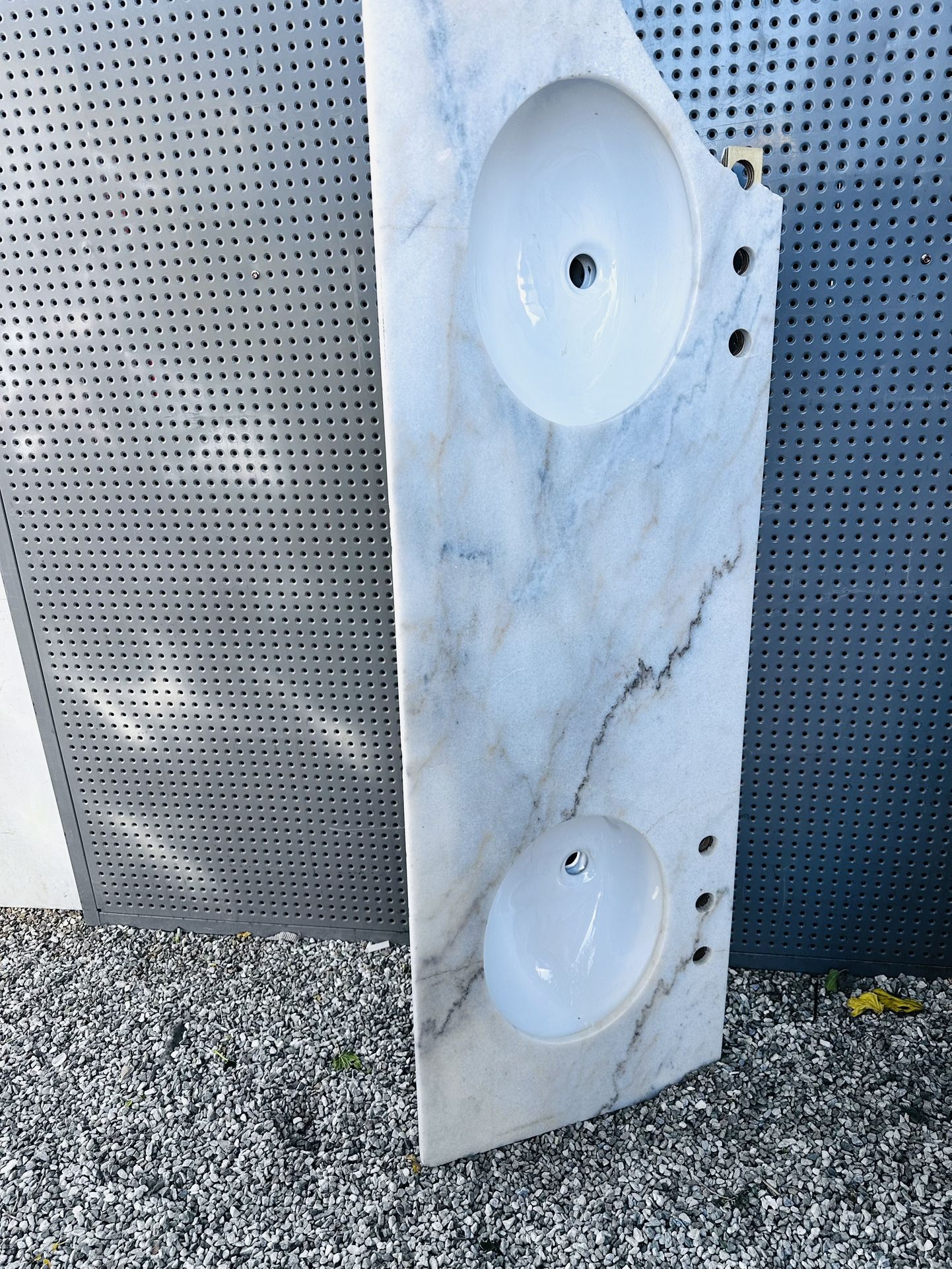 Hi we have this countertop but we selling only the two sinks comes wt this top probably you can use for fixing wt epoxy we selling this two sinks