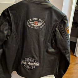 Leather , womans motorcycle jacket. Small size 6