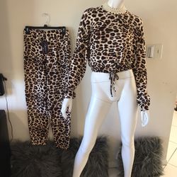 Juniors Animal Print 2 Piece Outfit /jogger Set/size L/brand New 