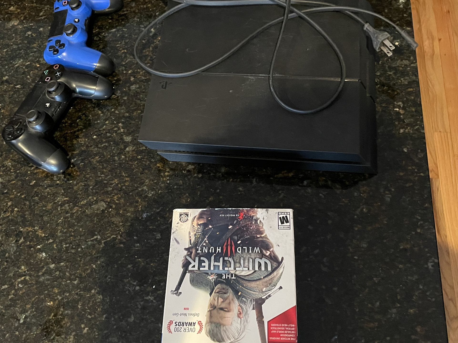 Playstation 4 With Two Controllers and Random Games