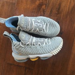 Nike LeBron 16 Minneapolis Lakers Wolf Grey 