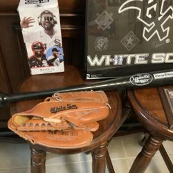 Chicago White Sox Souvenir lot including  autographed poster by Cy Young winner LaMarr Hoyt Chicago Tribune wooden White Sox baseball bat full size Au