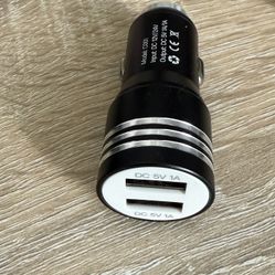 $5 2 USB Car Port Charger For iPhone Samsung Galaxy Android 