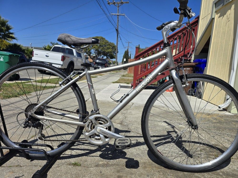 Hybrid Bike Medium Frame 
Good Condition Ready to Ride 