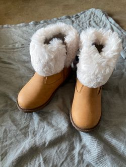 Toddler girl boots 9 , new