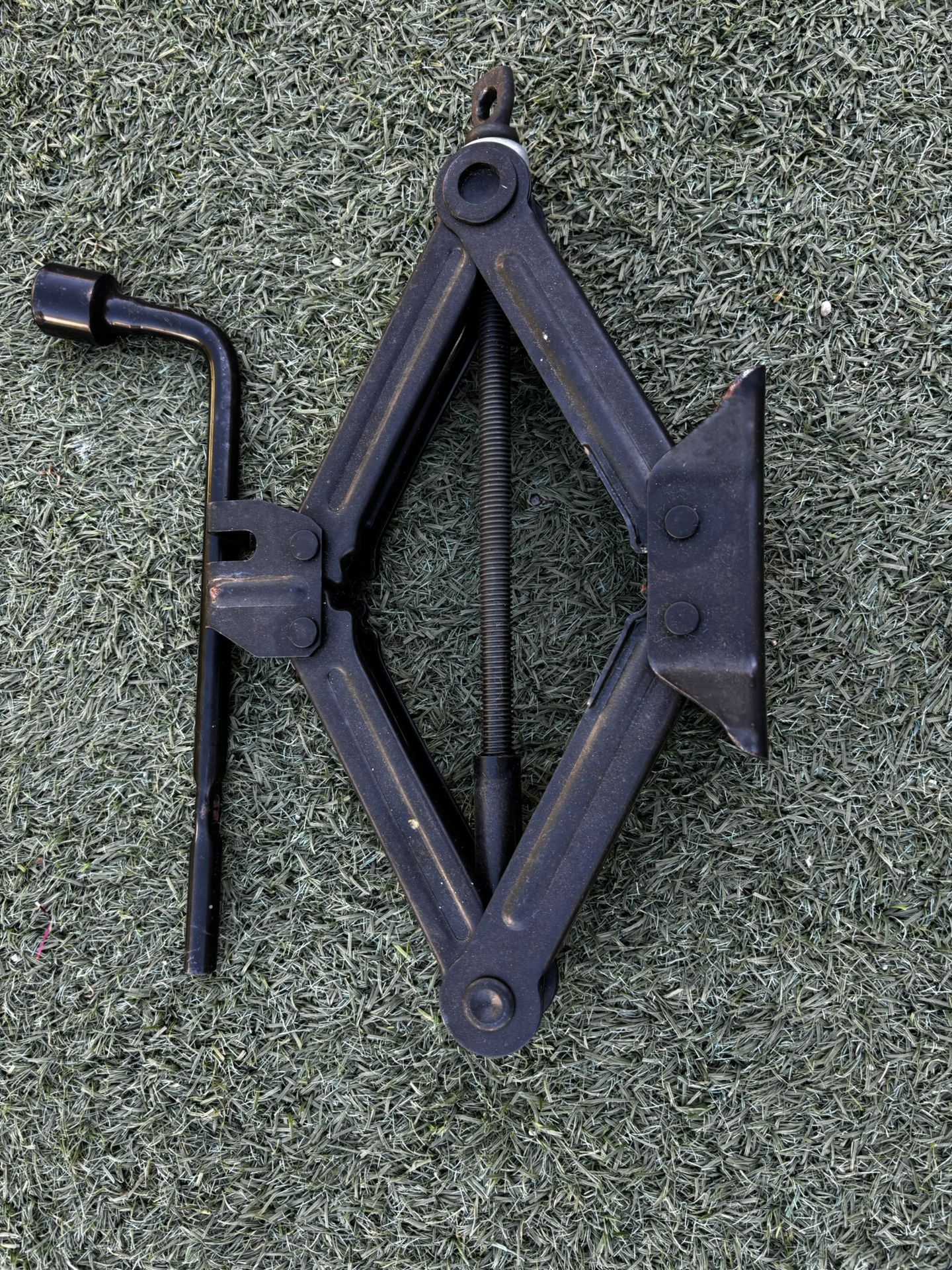 CAR JACK and JACK HANDLE- Metal