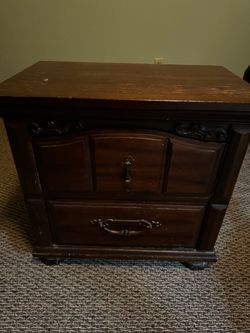Vintage Pecan 2-Drawer Nightstand / End Table – Traditional Style