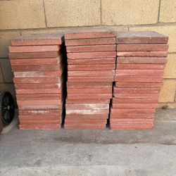 River Red Square Concrete Step Stone