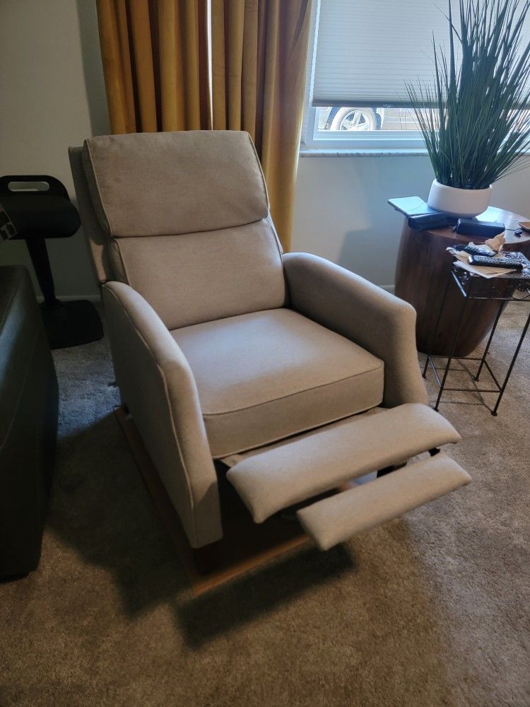 2 Recliners