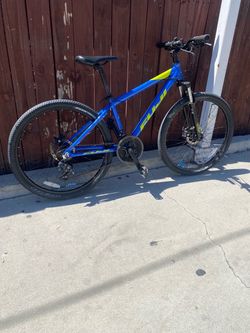 Fuji mountain bike 21 speed tires 27.5