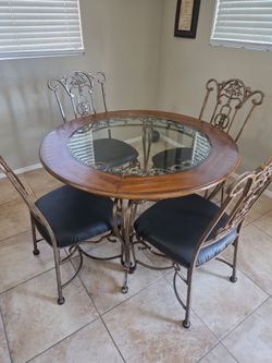 Dining table and 4 chairs