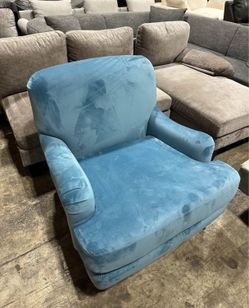 English Roll Arm Accent Chair – New/Open Box – Free Delivery