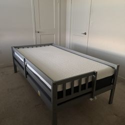 Bed Frame w/Mattress 