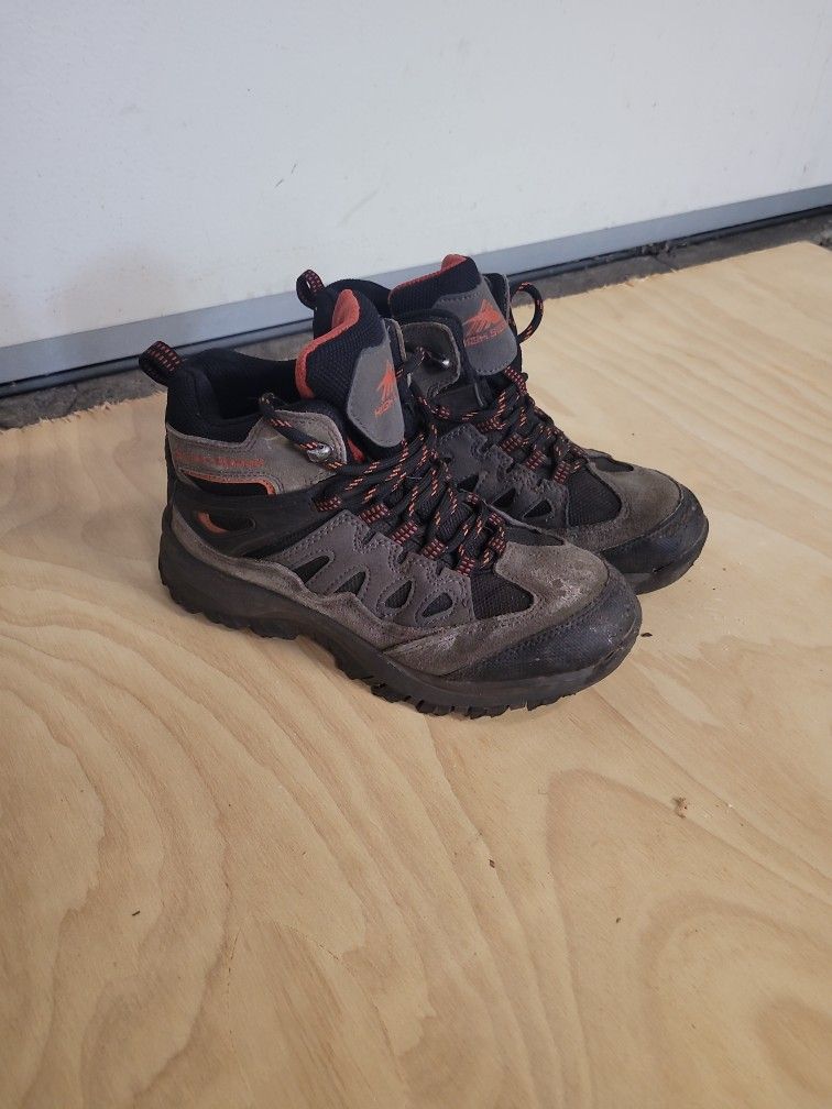 Kids Hiking Boots Size 4