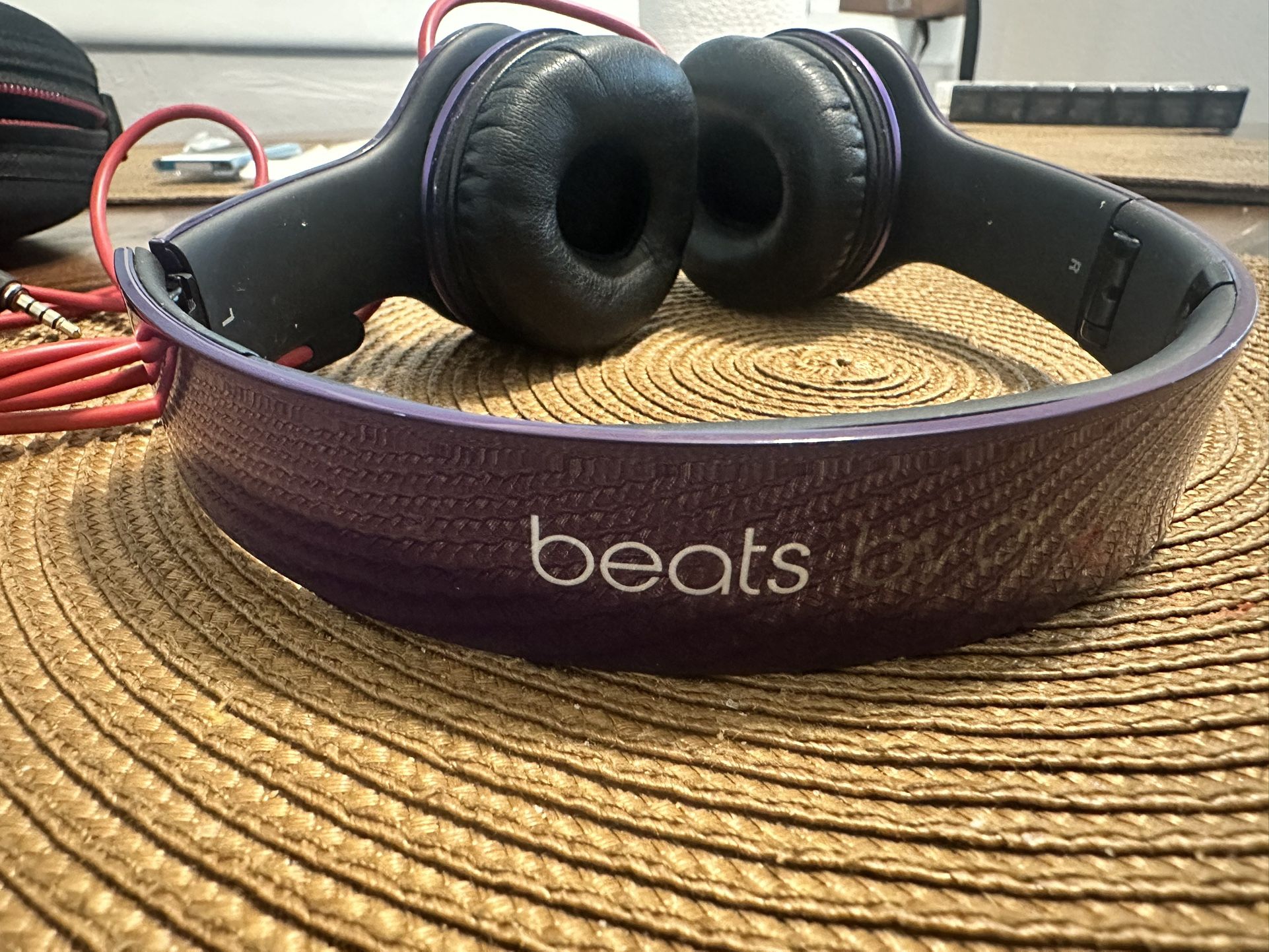 Beats Solo HD Dr Dre On-Ear Purple Headphones. Pre-owned