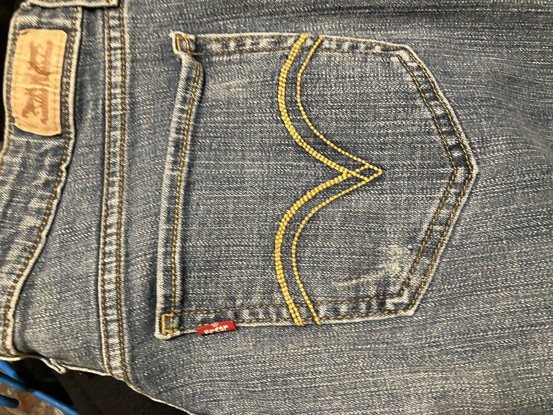 Ladies, Red Tag, Levi Jeans, Size 14, 15 for Sale in Barstow, CA - OfferUp