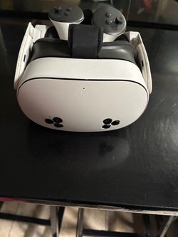 Meta Quest 3 VR Headset with Controllers