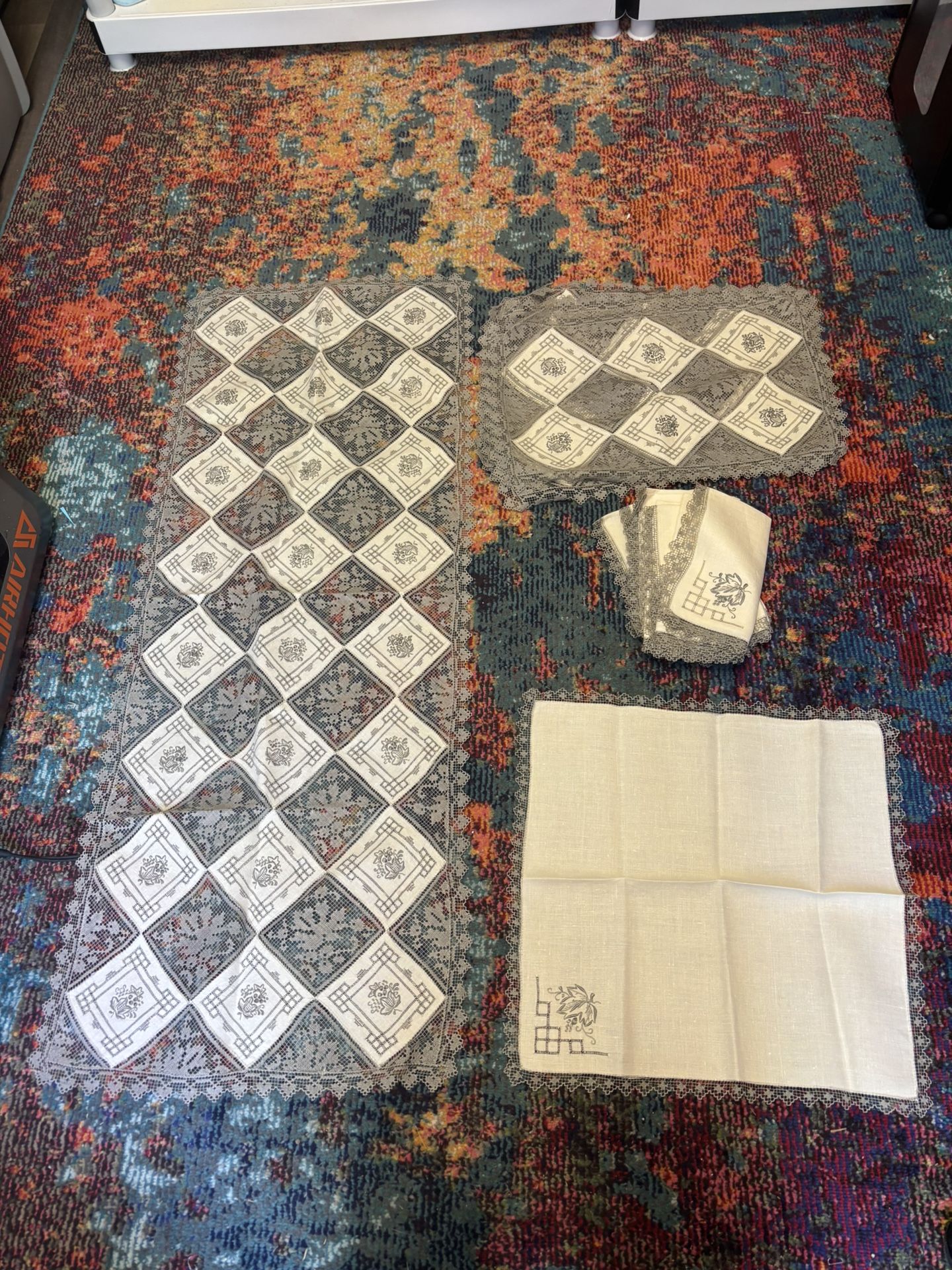 Vintage Runner, Placemats And Napkins 