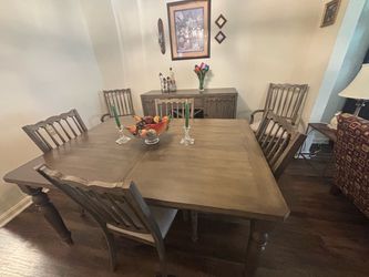6 chairs Dining room set ( two armchairs)