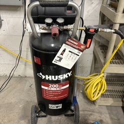 Husky 20 Gallon Portable Air Compressor 