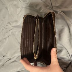 Coach Hand Bag With Liner And Matching Wallet 