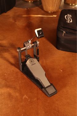 Yamaha FP-9500C Double Chain Single Kick Pedal w/ Case